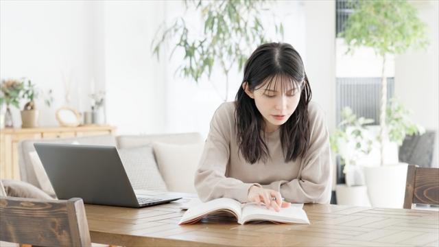 税理士になるには何年かかる？資格取得の流れや合格するためのポイントを解説