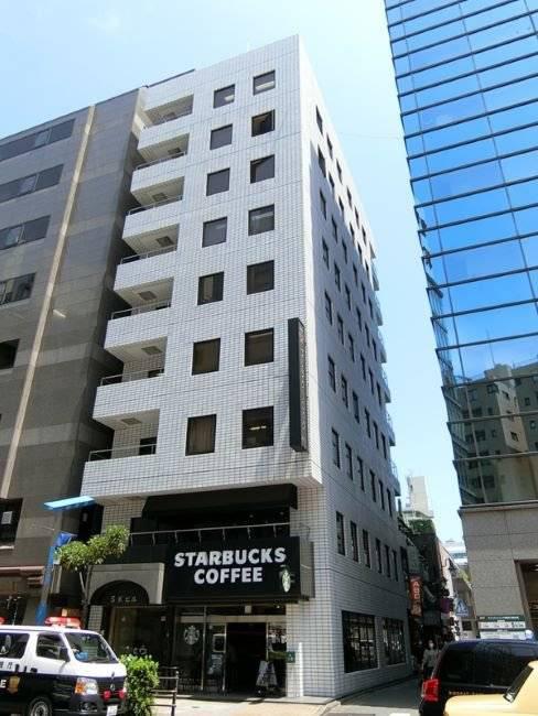 池袋東口ジュンク堂書店の隣、1階にスタバの入ったビルの7階です。