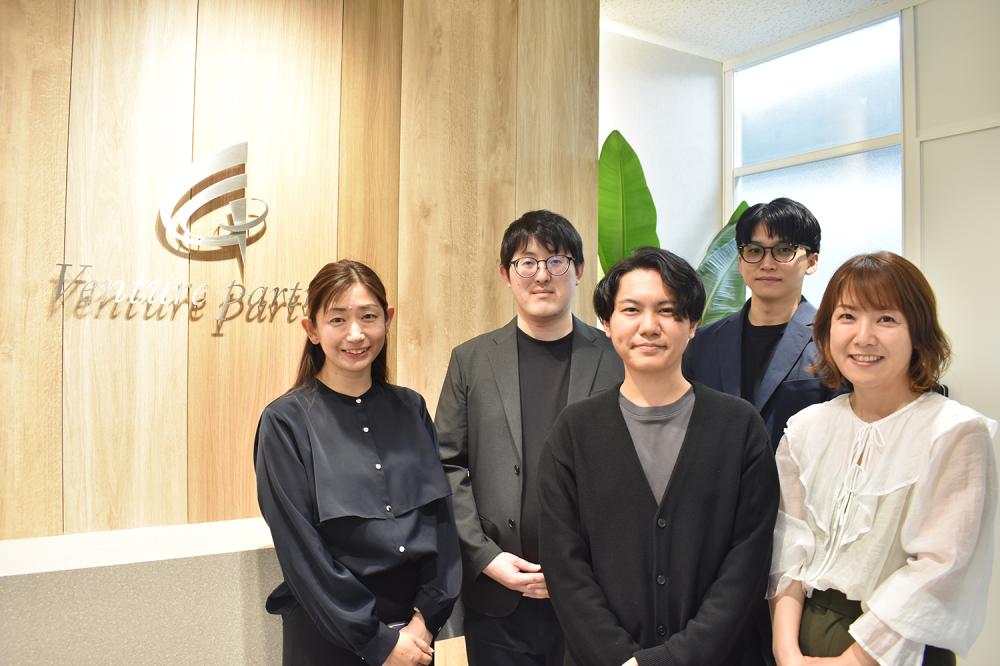 明るいエントランスでお待ちしております！