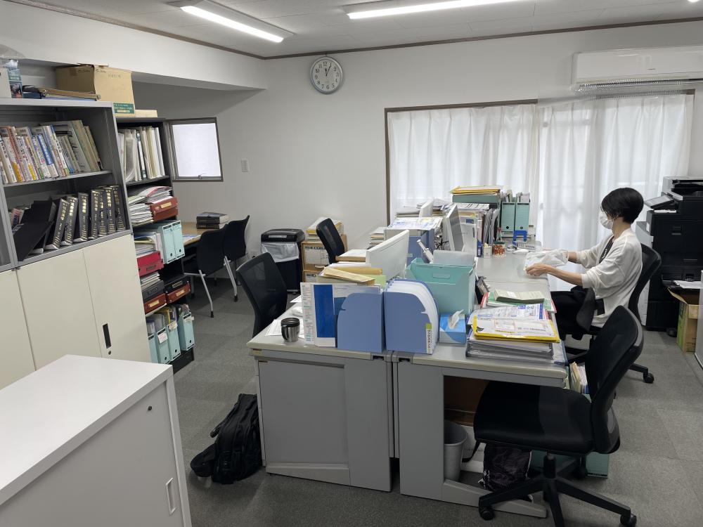 引越前のオフィスの為、実際のオフィスとは異なります。
