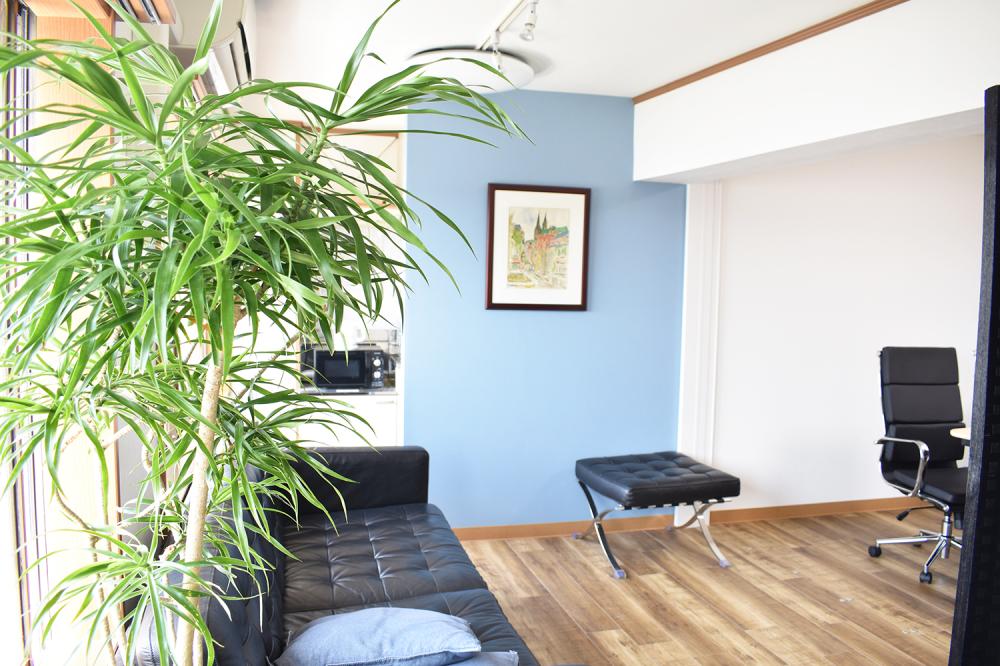 アクセントクロスが爽やかなエントランス♪