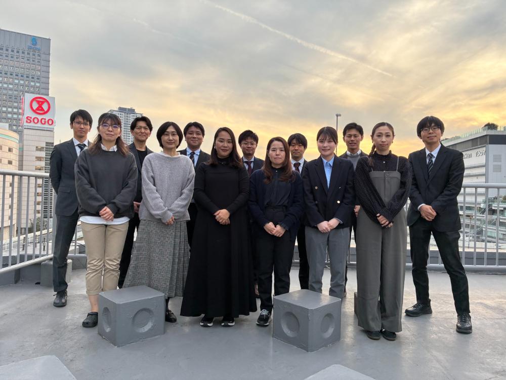 夕日をバックに写真撮影♪