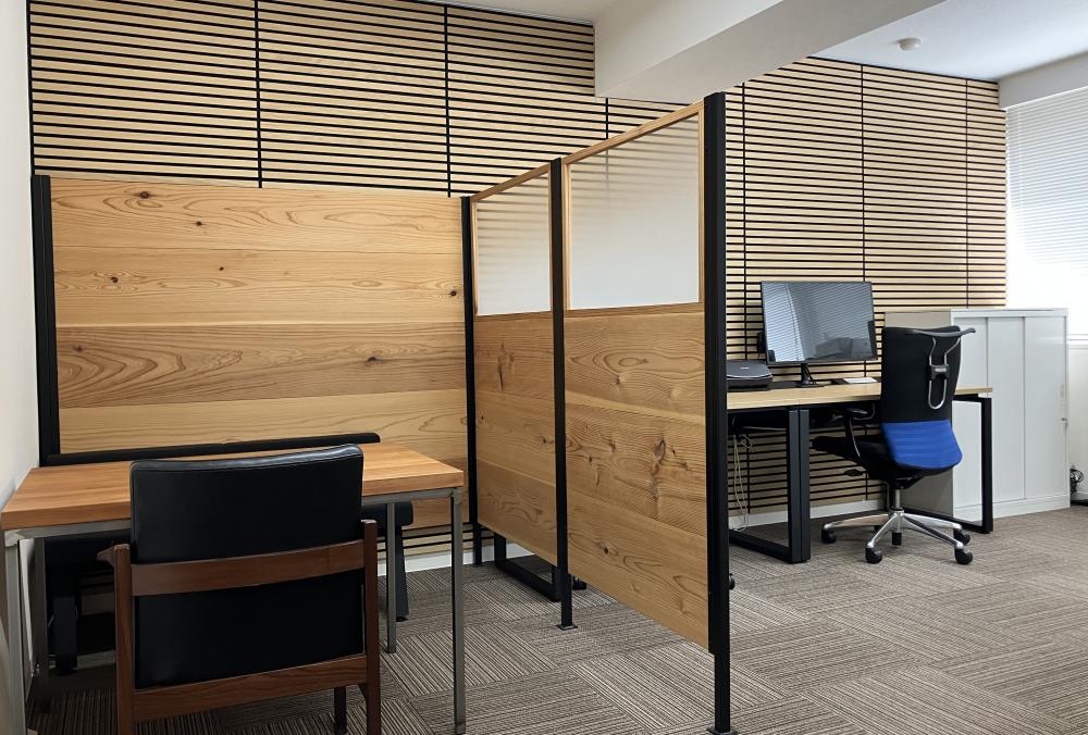 南向きの自然光が入る明るい環境です♪