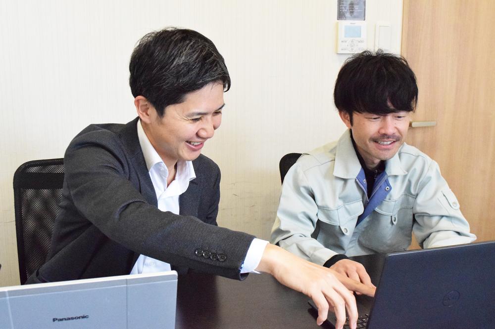 左：代表の小長井（こながい）です。ご応募お待ちしております♪